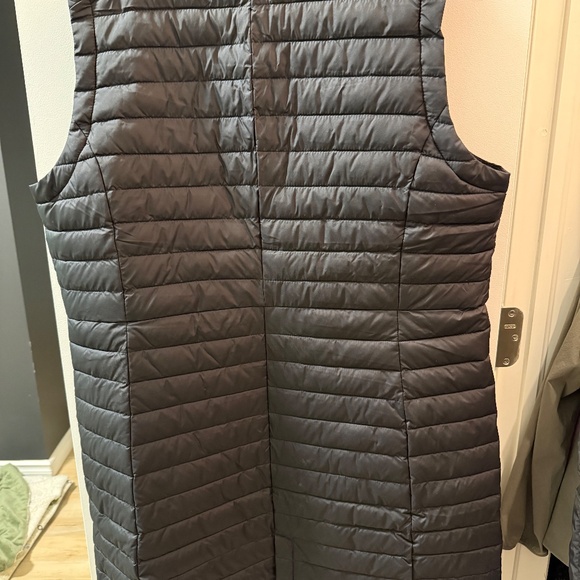 NWT Columbia Vest (long) - Picture 4 of 5